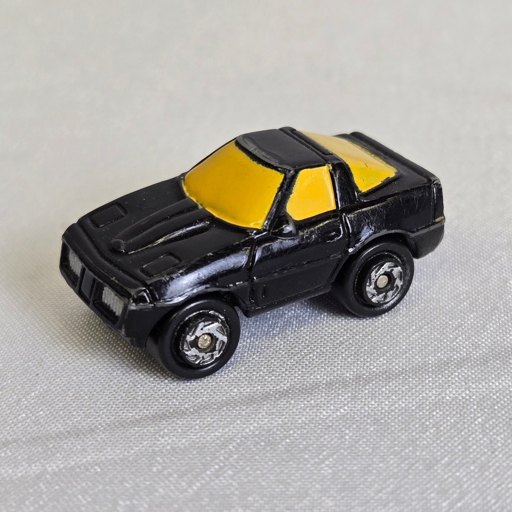 Galoob‎ Micro Machines Chevrolet Corvette, Black/Yellow, 1.25" Vintage 1980